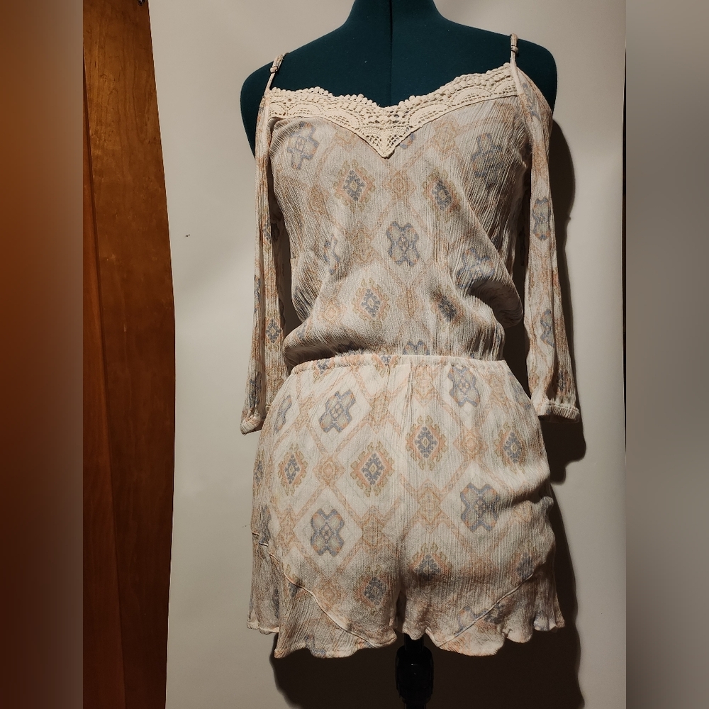 Kendall & Kylie Cream and Gray/Blue Patterned Romper